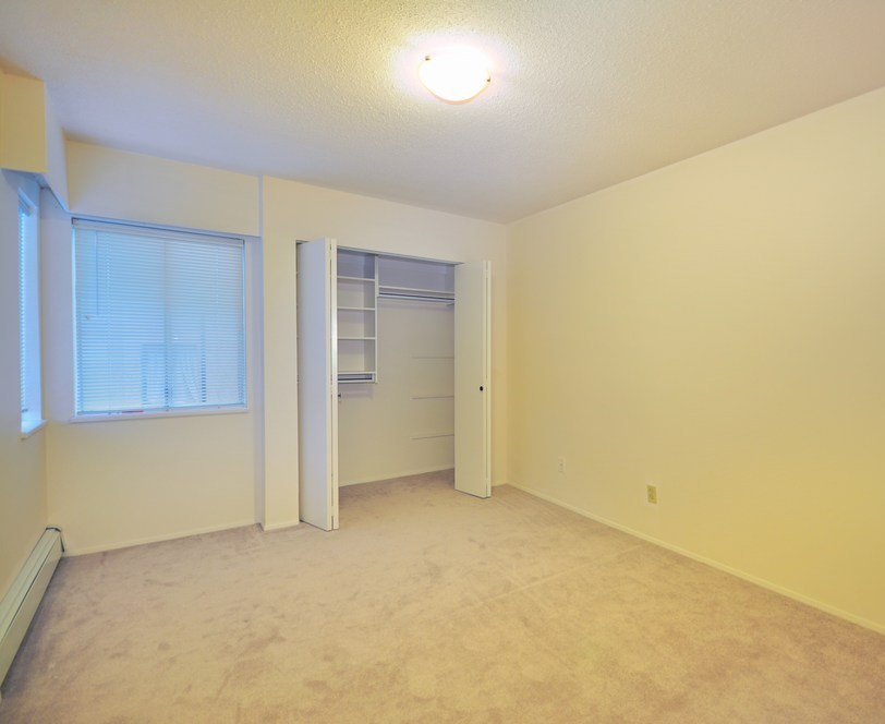  2086 w 2nd  Avenue photo 24